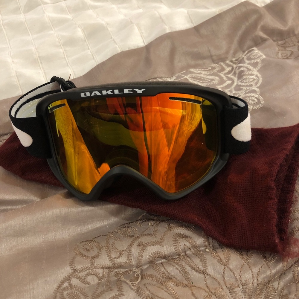 Oakley Ski/snowboarding goggles